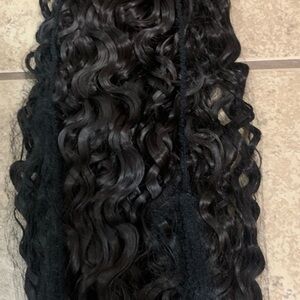 New! “LONAI” 9 PCS.Black Brown Synthetic
Extension. 22 Inches Long Curly Hair.